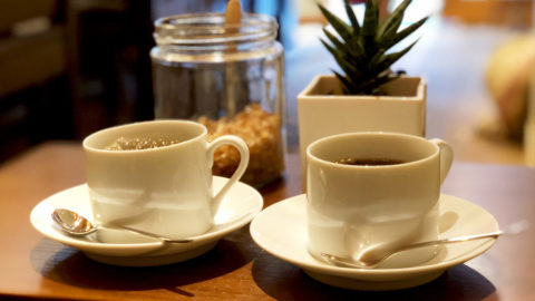 コーヒー豆が買えるお店「村上式珈琲焙煎店」は店内で試飲もできる
