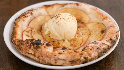西小山「Pizzeria 244」で食べるべきなのはデザート系のピザ！リンゴとシナモンのピザが最高でした！